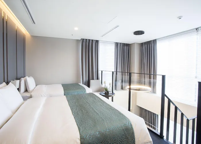 Centum Primus Hotel 4*