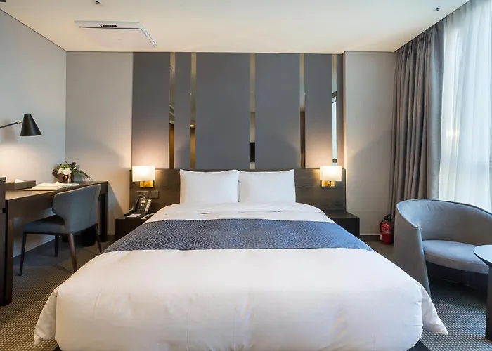 Centum Primus Hotel 4*